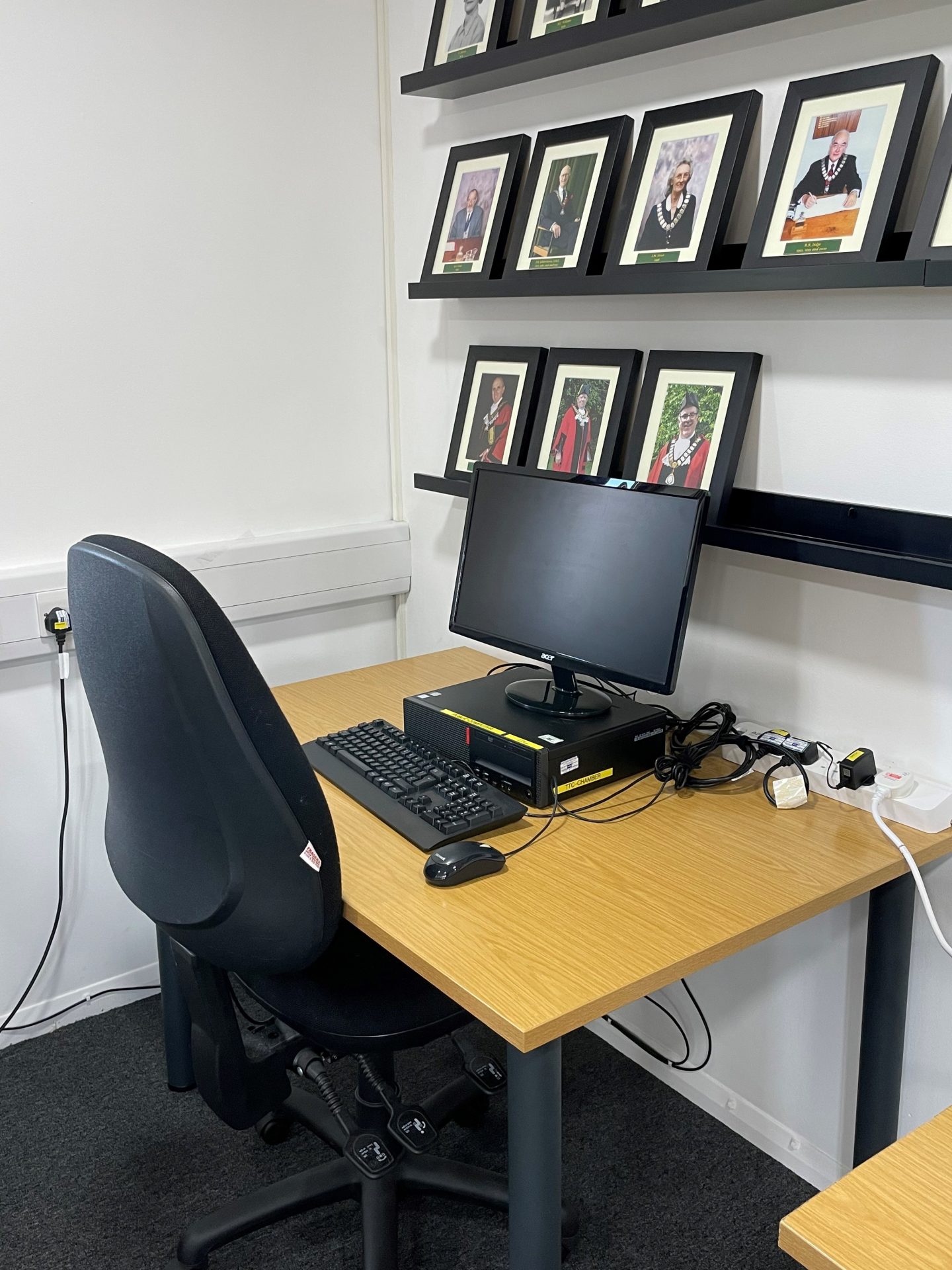 Computer in the Chamber for public use